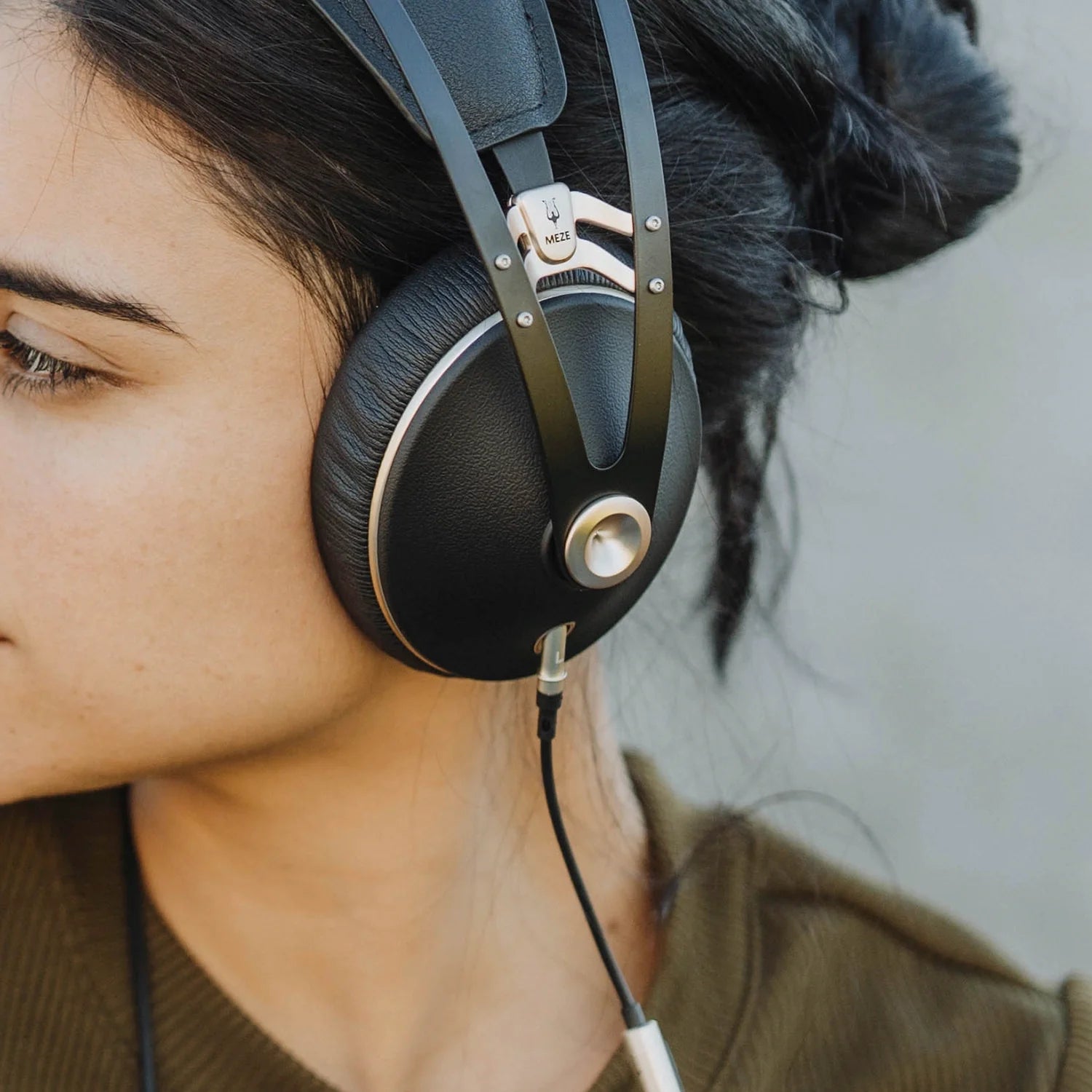 High-Quality Audiophile Cable for Enhanced Sound Performance for the Meze Audio 99 Series